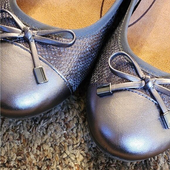 Vionic Minna 8W Pewter Snake Skin Ballet Flats Round Toe Vio-Motion Arch Support - Picture 5 of 8